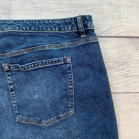 Lane Bryant Jean Shorts sz 24 Plus Mid Rise Boyfriend Berrmuda Inseam 5.5" - Picture 5 of 11